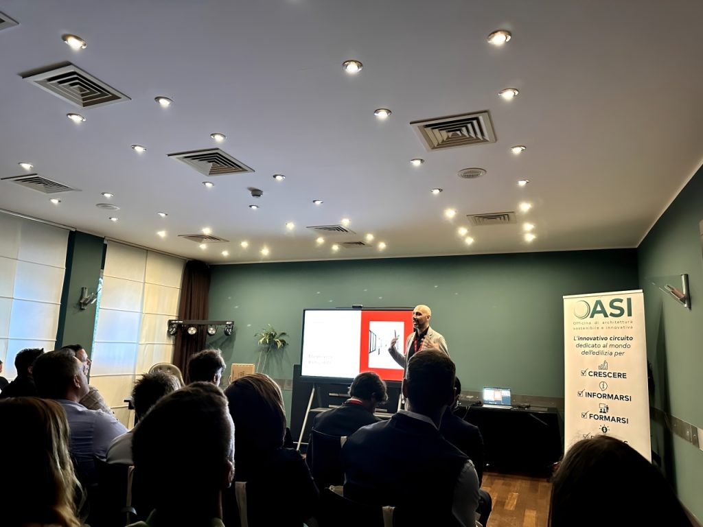 Sala dell'incontro OASI all'Aspria Harbour Club di Milano con il pubblico di professionisti